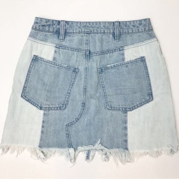 Free People Distressed Deconstructed Two-Tone Denim Mini Skirt Size 4 - Picture 4 of 14